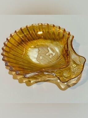 VINTAGE Jeanette Glass Company Amberglo Carnival Glass Shell Trinket Candy Dish